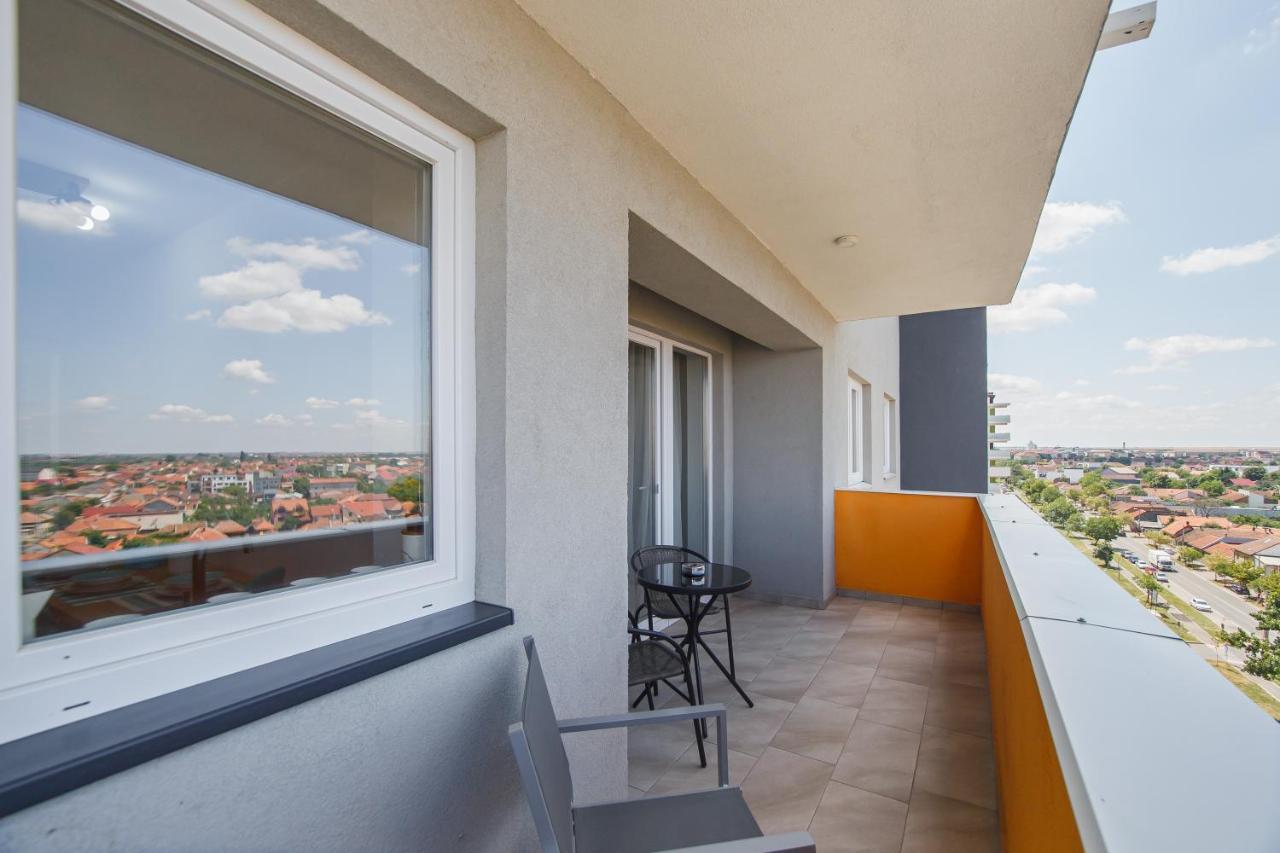 Creamy Wood Haven Appartement Oradea Buitenkant foto