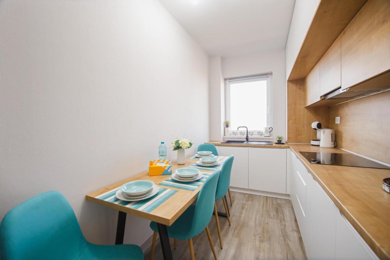 Creamy Wood Haven Appartement Oradea Buitenkant foto