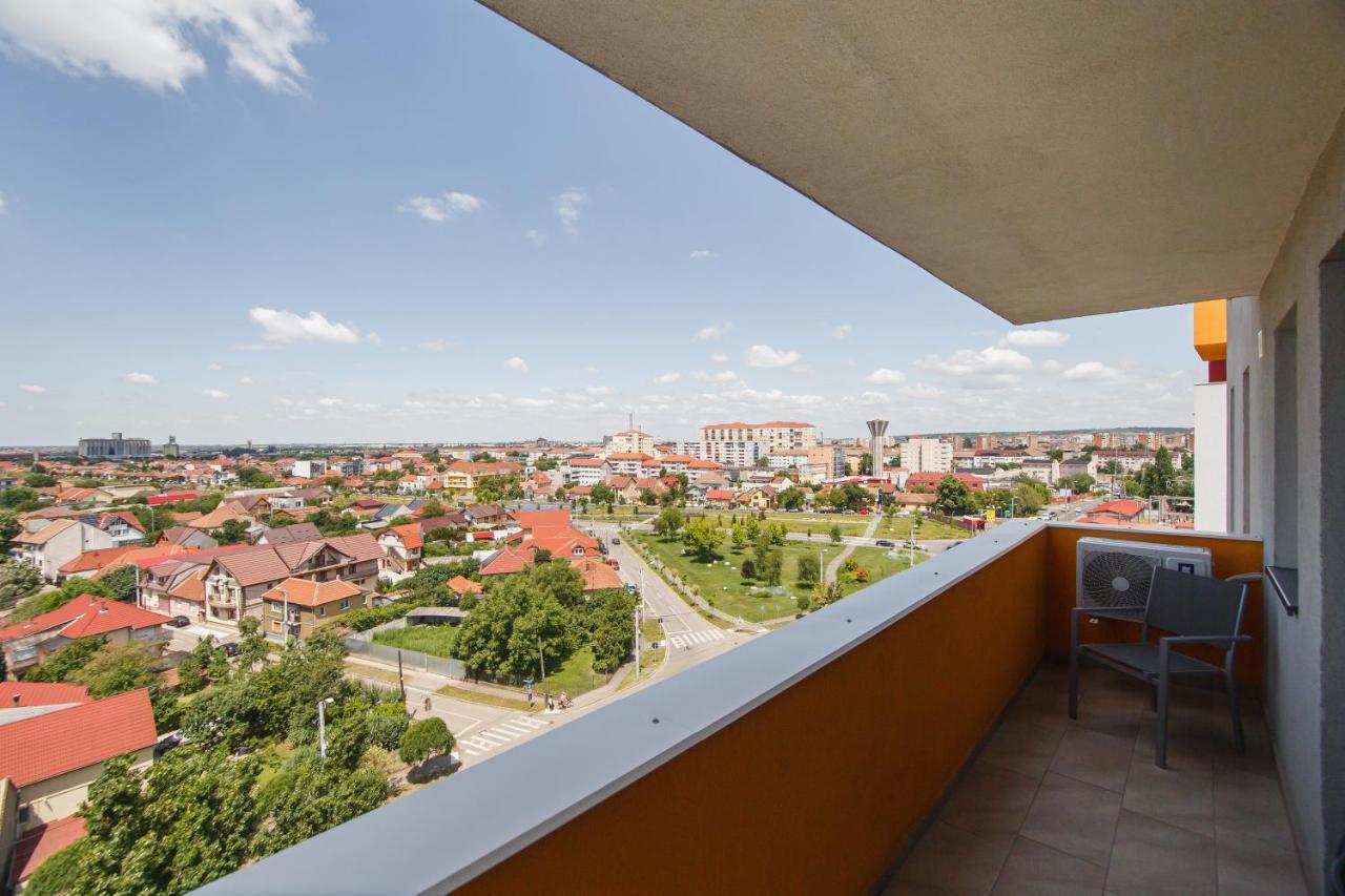 Creamy Wood Haven Appartement Oradea Buitenkant foto